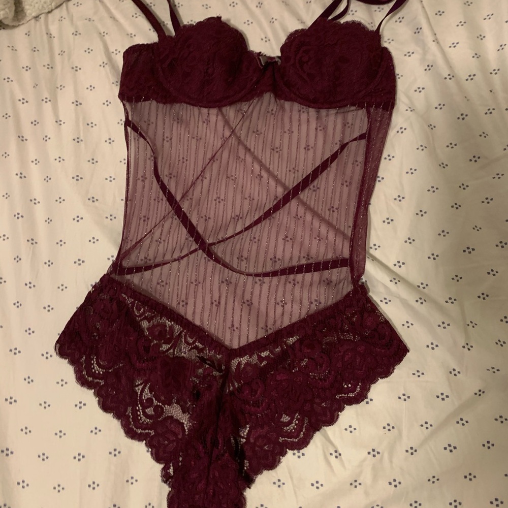 Lingerie - Picture 2 of 6